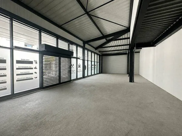 Local commercial 105 m²