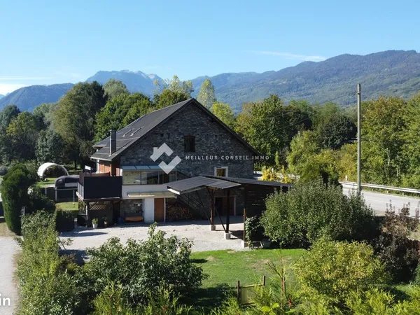 Propriété 10 pièces 240 m²