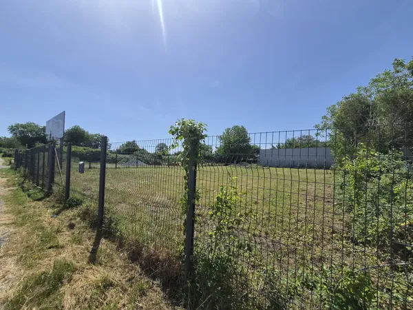 Terrain 3879 m²