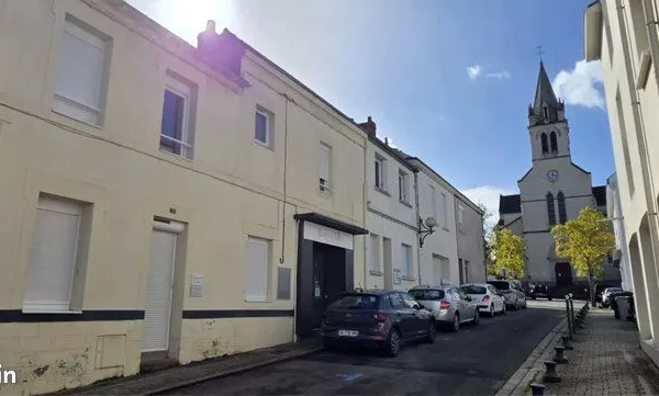 Maison Polyvalente 75m2 sur deux niveaux. Centre de Basse-Goulaine