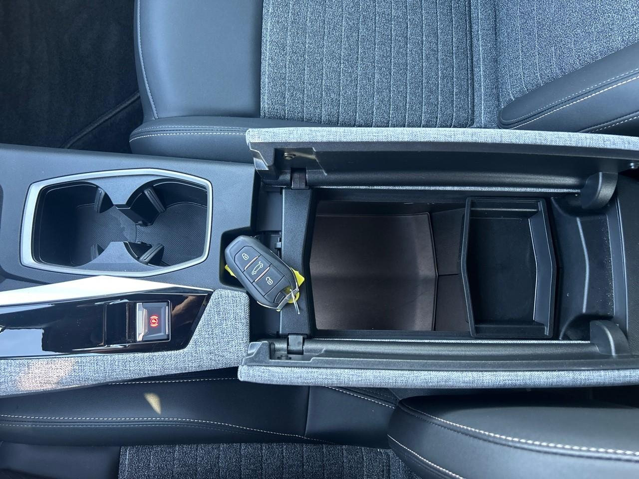 Peugeot 3008 electrique 210ch batterie 73 kwh allure — photo 18