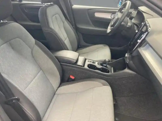 Volvo Xc40 t2 129ch business geartronic 8 — photo 9