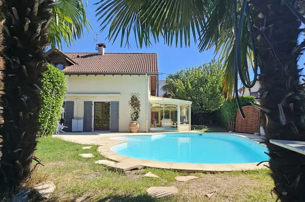 Maison 3 chambres avec piscine, 700 m2 de terrain clos