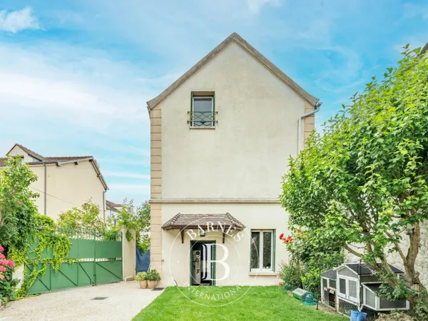 Coeur de Mareil-Marly. Maison familiale rénovée avec jardin sans vis-à-vis