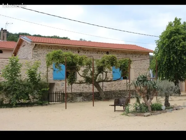 Vendre - Bar / Restaurant / Hébergements avec complexe de loisirs - 30 min Lyon