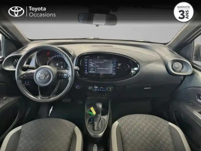 Toyota Aygo x 1.0 vvt-i 72ch design s-cvt — photo 8