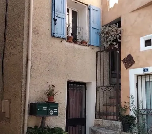 Loue Maison de village entièrement rénovée