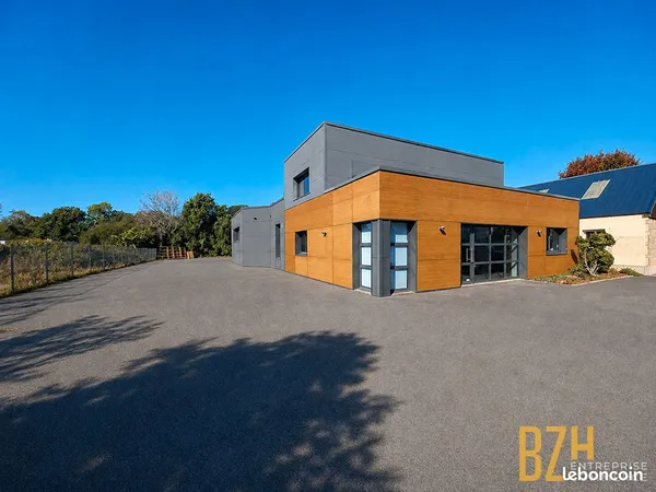 Local 450 m² INZINZAC LOCHRIST