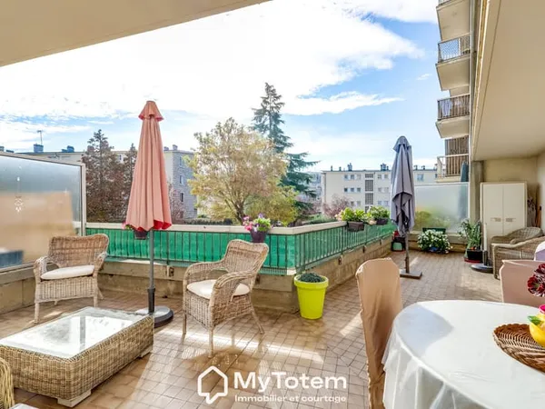 Nouvelle France - 4 pièces avec terrasse