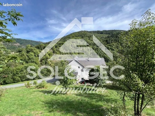 Propriété 8 pièces 235 m²