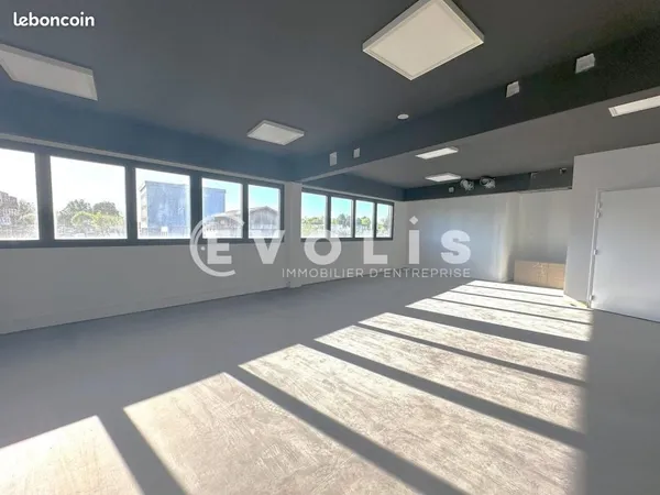 Bureaux 141 m²