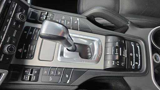 Porsche Cayenne 4.8 V8 400 Tiptronic - S – 2012 – 164913 km – Essence – Boîte Automatique — photo 24