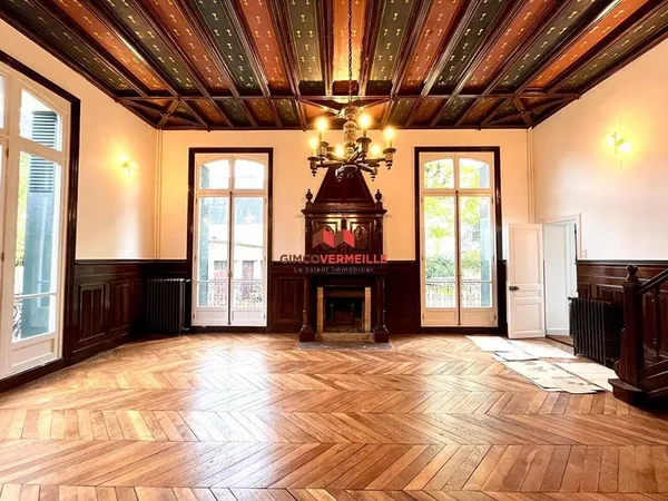 Maison 6 pièces 197 m²