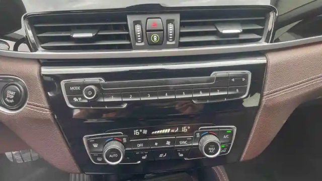 Bmw X1 sdrive 18d 150 ch bva8 — photo 9