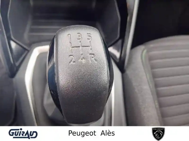 Peugeot 208 puretech 75 s&amp;s bvm5 — photo 41