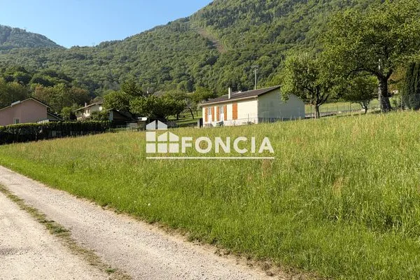 Terrain 1266 m²