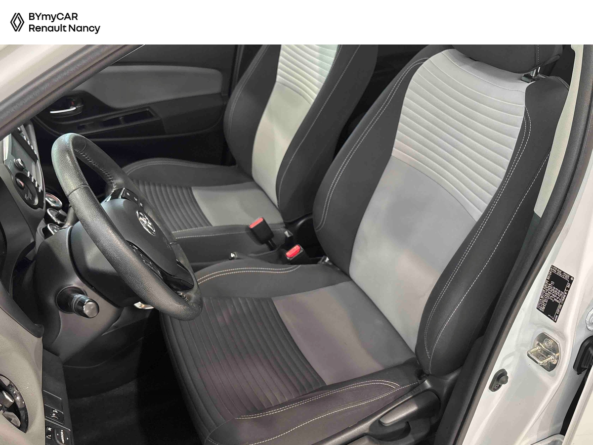 Toyota Yaris 70 VVT-i — photo 11