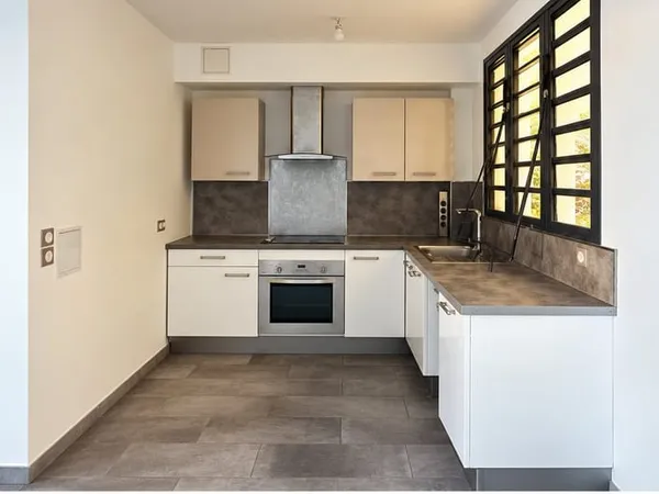 A VENDRE - APPARTEMENT F2 - SAINT PIERRE - 206 700 EUR
