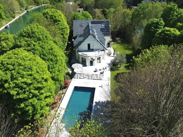 Villa 10 pièces 472 m²