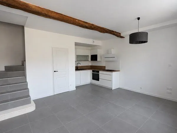 Maison de Village entièrement Rénovée