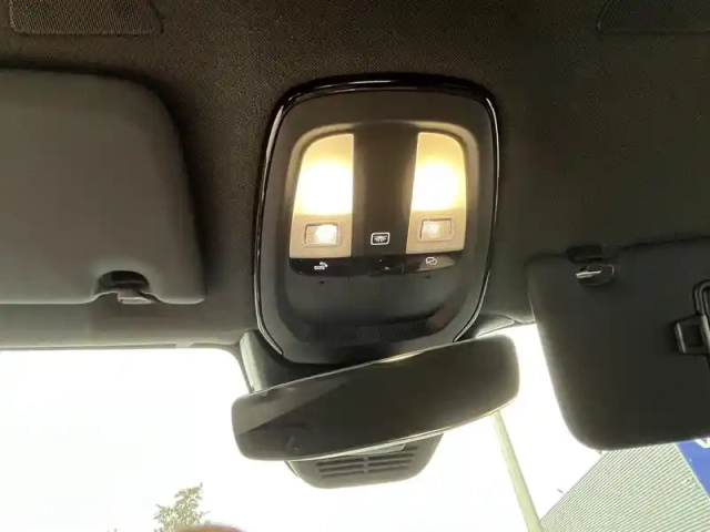 Volvo Xc40 recharge 231 ch 1edt — photo 37