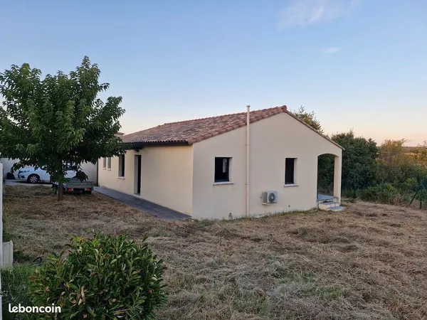 Uzès - Maison récente au calme, vue dégagée, terrain 1 000 m²