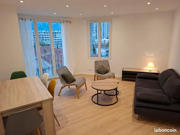 Appartement meublé entièrement rénové - 64 m² - 3 chambres - Le Mourillon, Toulon