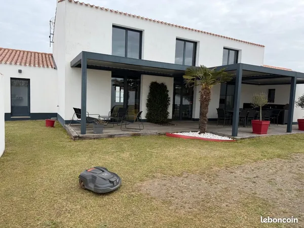 Maison 4 pièces 216 m²