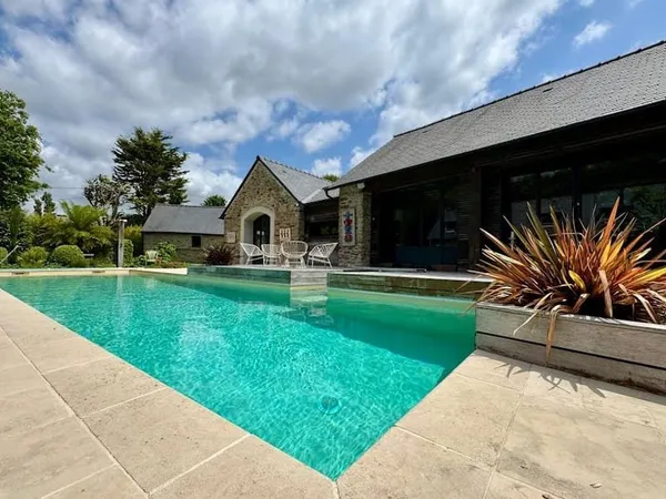 Propriété 7 pièces 341 m²