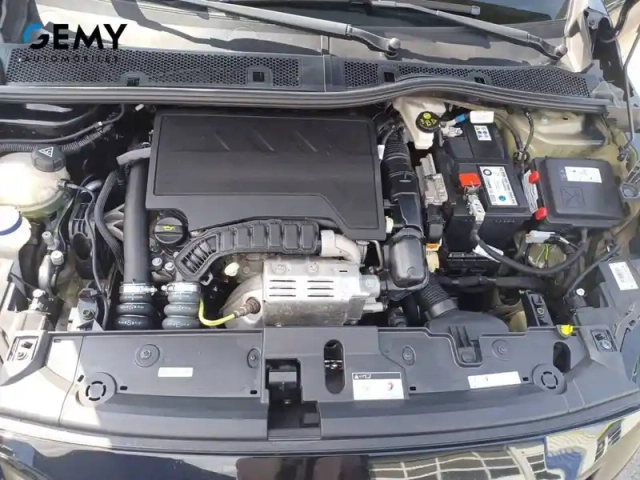Peugeot 208 puretech 100 s&amp;s bvm6 — photo 12