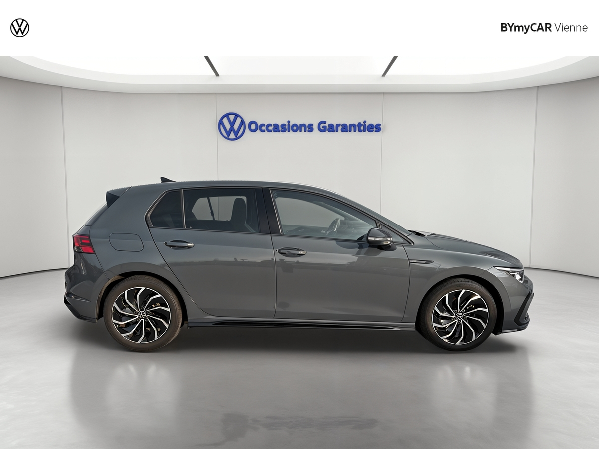 Volkswagen Golf 1.5 eTSI OPF 130 DSG7 — photo 6