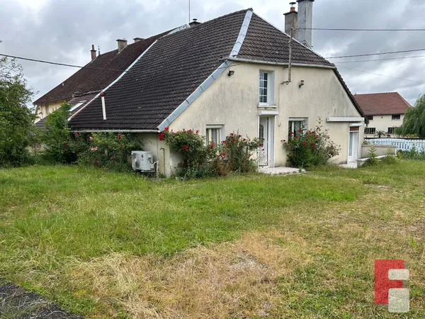 À Rumilly-les-Vaudes Maison de plain-pied de 80 m2 sur 3 8