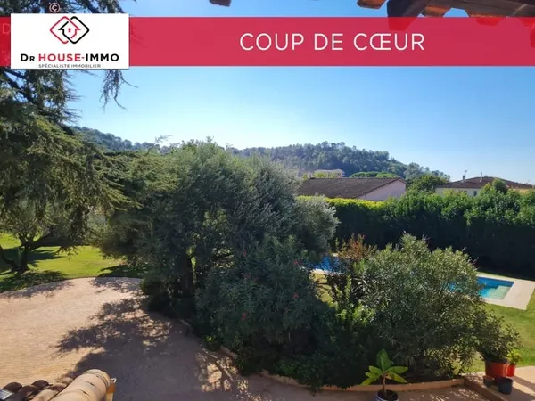Maison de plus de 150 M2 habitable avec piscine double garage , sur un terrain de 2700 m2