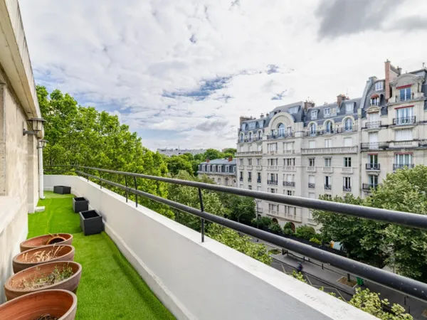 MUETTE PASSY 4 chambres, dernier étage, clim, standing