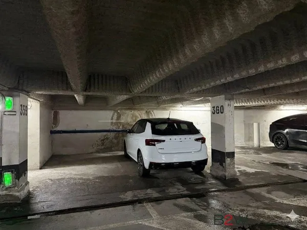 Parking 13 m²