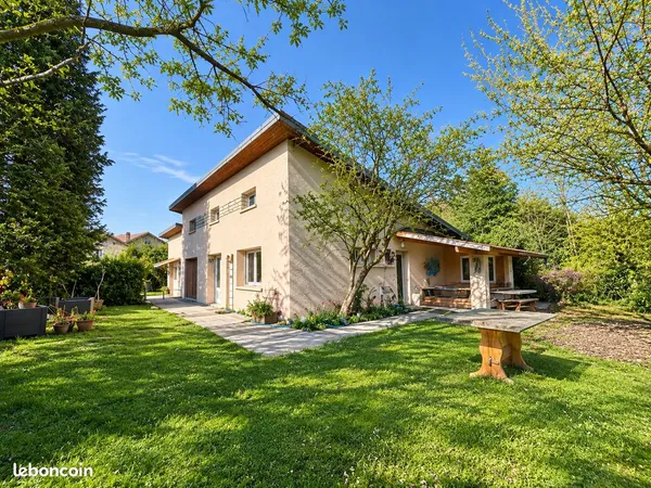 Maison 7 pièces 180 m²