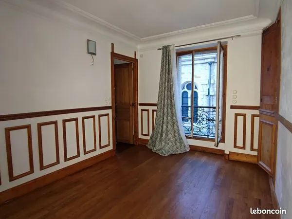 Vente - 2 pièces - 31m² - 75018 - 230 000