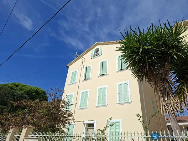 TOULON CLARET - APPARTEMENT T2 + CHAMBRE SOUS COMBLES