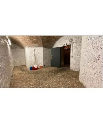 Cave paris 75008