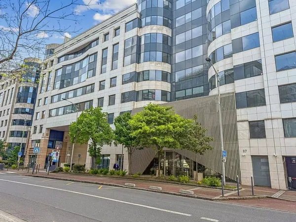 Bureaux 2 pièces 9381 m²
