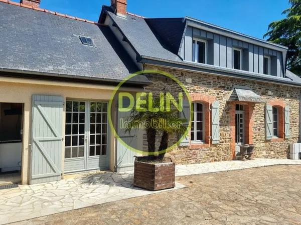 Maison de bourg traditionnelle en pierre 6 Pièces 106 m2 Ter