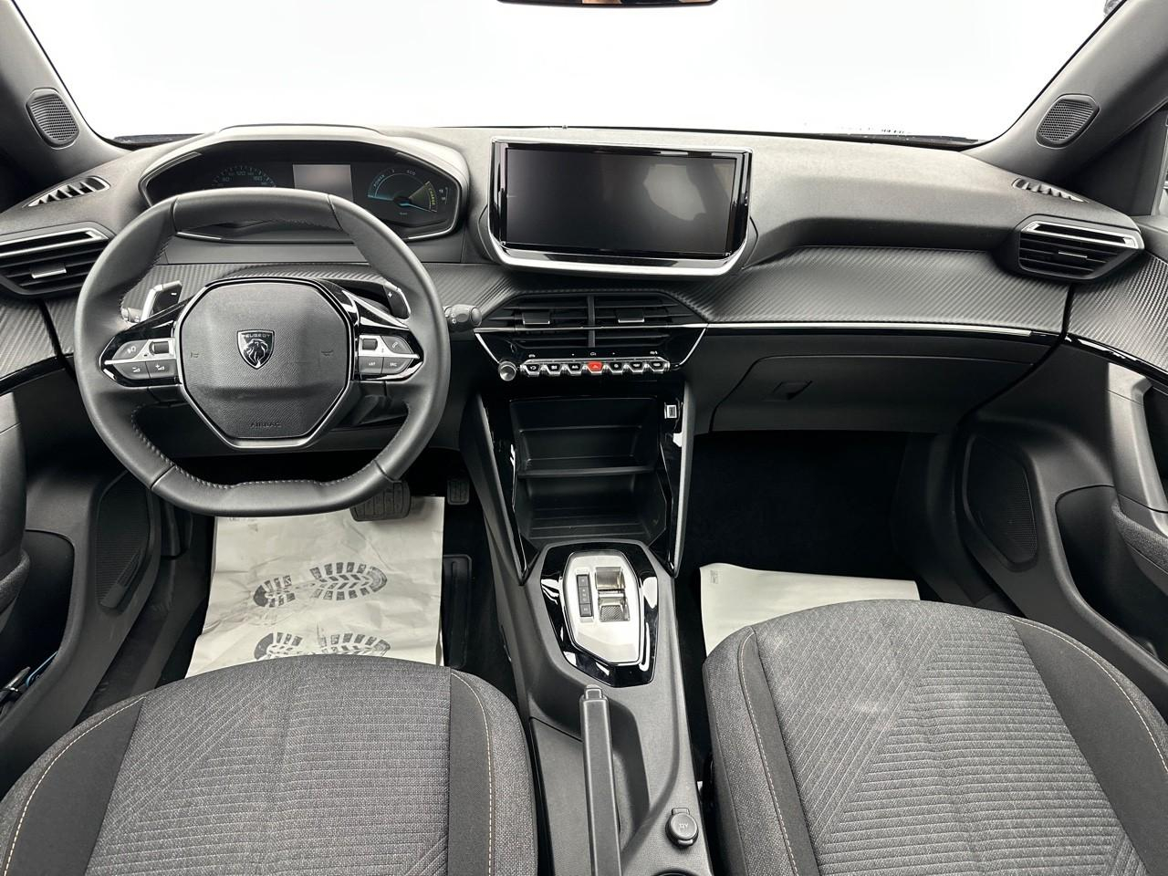 Peugeot 2008 hybrid 145 e-dcs6 style — photo 9