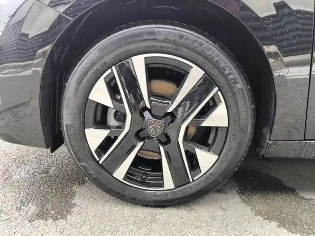 Peugeot 208 hybrid 110 ch e-dcs6 — photo 13