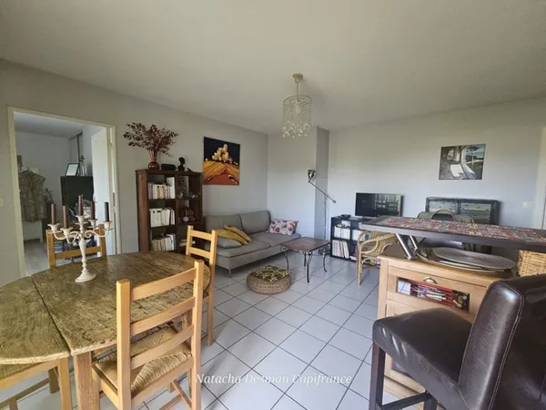 Appartement T3 avec terrasse + parking privé , à Bordeaux  Quartier Nansouty/ Bergonié