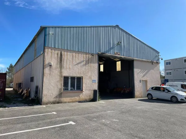Local d'activité 480 m²