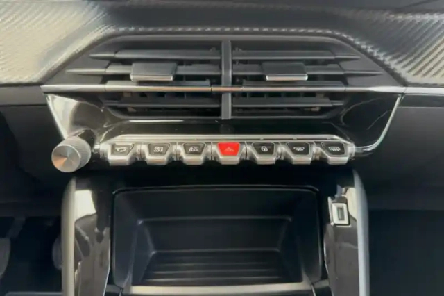 Peugeot 2008 puretech 100 s&amp;s bvm6 — photo 19