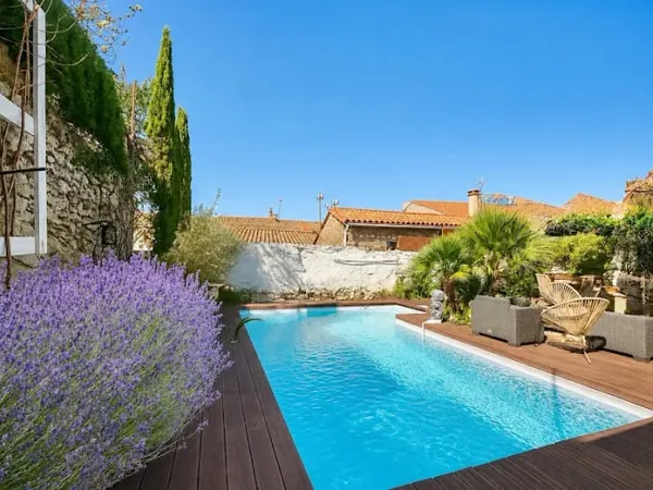 Maison 7 pièces 310 m²