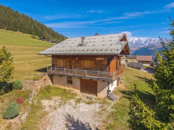 EXCLUSIVITÉ — HAUTELUCE / LES SAISIES — Chalet Authentique à Rénover - Vue panoramique sur Mont-Blan