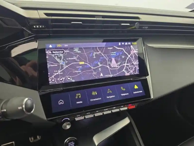 Peugeot 408 phev 225ch gt e-eat8 suréquipée + toit ouvrant — photo 24
