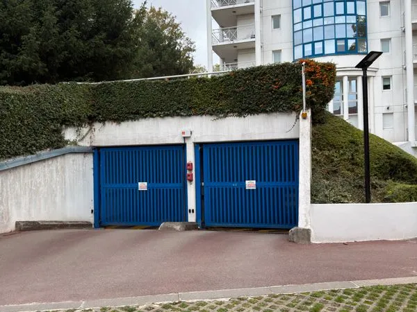 Lille Garage fermé 13,50 m² - Résidence de standing - Loué jusqu'en 2027
